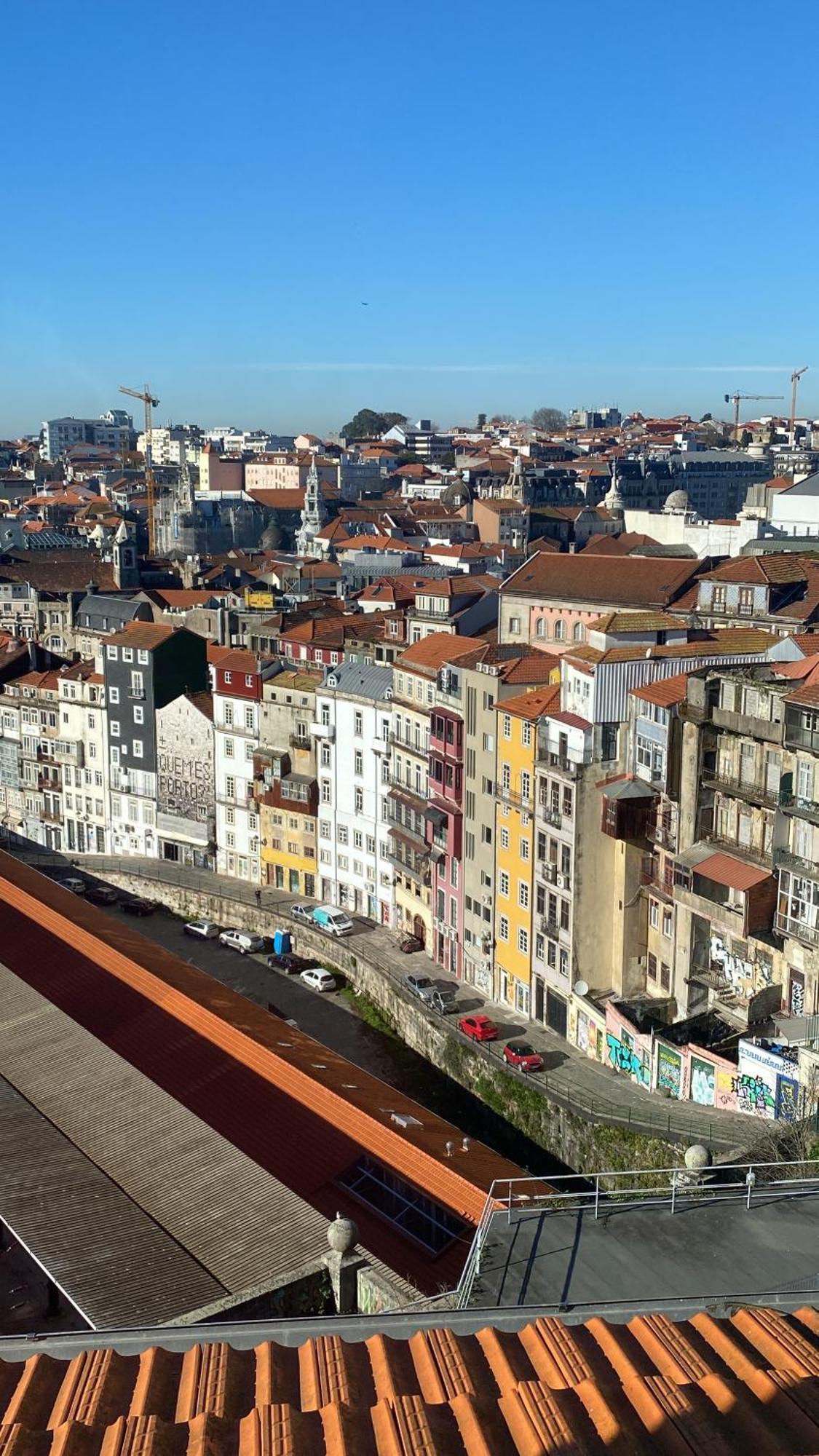 Get A Train And City View Porto Exteriér fotografie